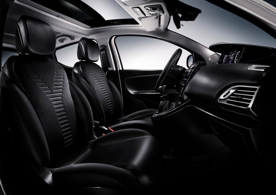  Lancia Ypsilon 2011 года  (фото 7 из 96)